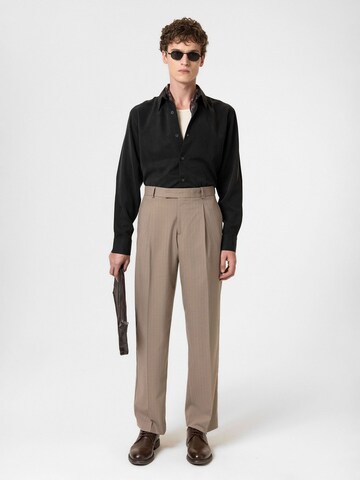 regular Pantaloni con pieghe 'Eurico' di Antioch in marrone