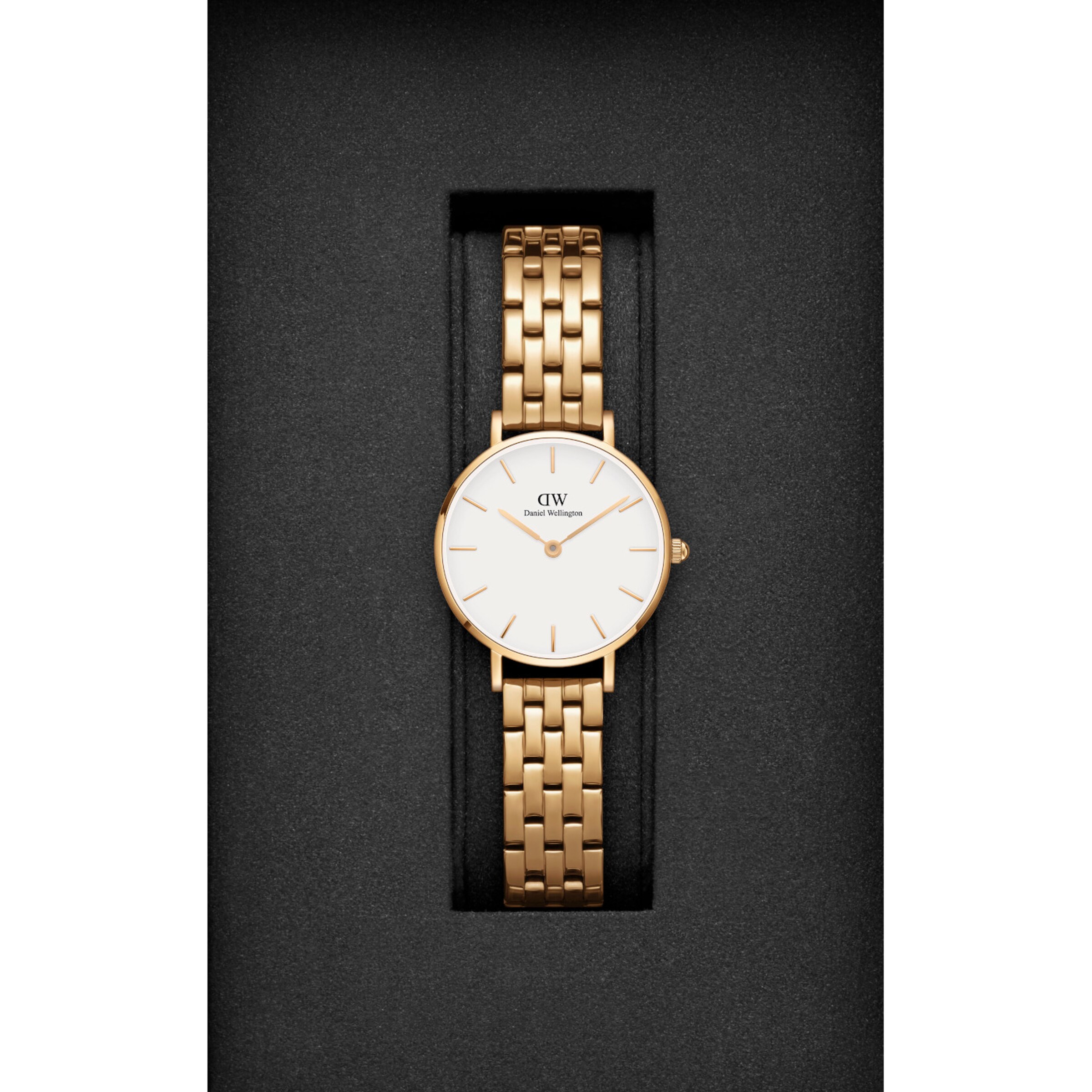 Daniel Wellington Analog watch in Gold