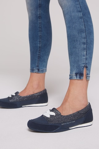 Soccx Ballet Flats in Blue: front