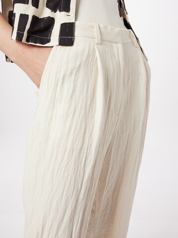 Monki Loosefit Bandplooibroek in Wit