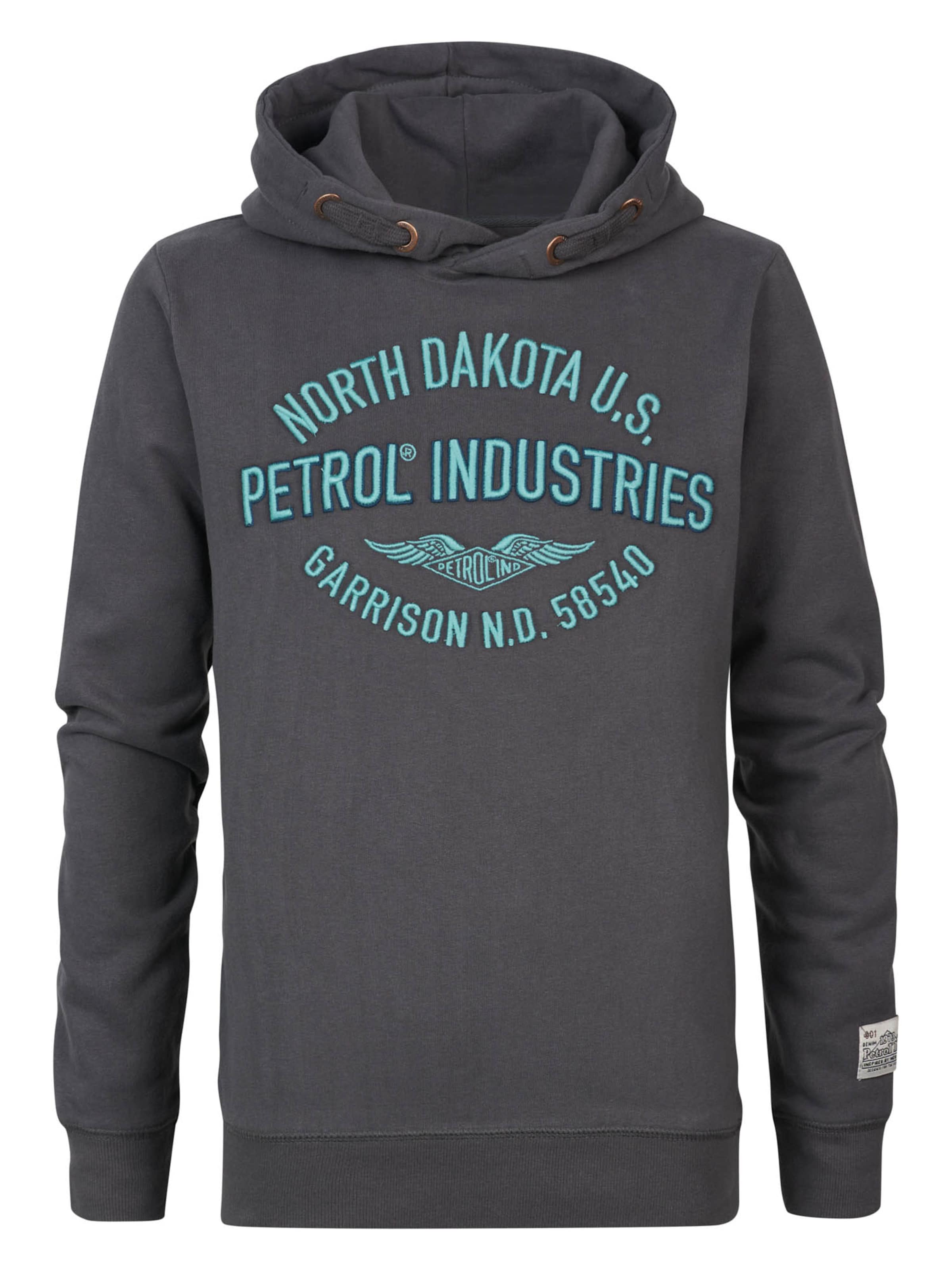 Petrol Industries Sweatshirt 'Schaumburg' in Grijs: voorkant