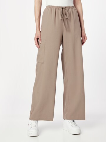 Wide Leg Pantalon cargo 'Adisa' WEEKDAY en marron : devant