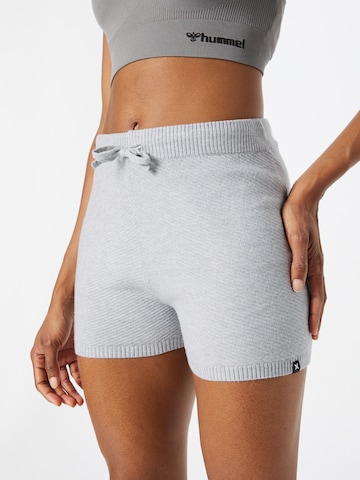 HurleySlimfit Sportske hlače 'MIA' - siva boja