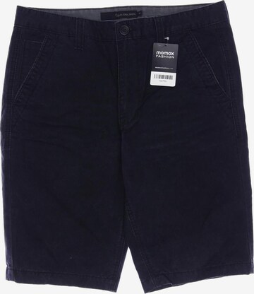 Calvin Klein Jeans Shorts in 32 in Blue: front