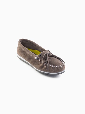 Minnetonka Moccasin 'Kilty plus' in Grey