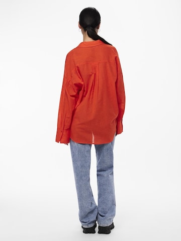 Camicia da donna 'MATINKA' di PIECES in rosso