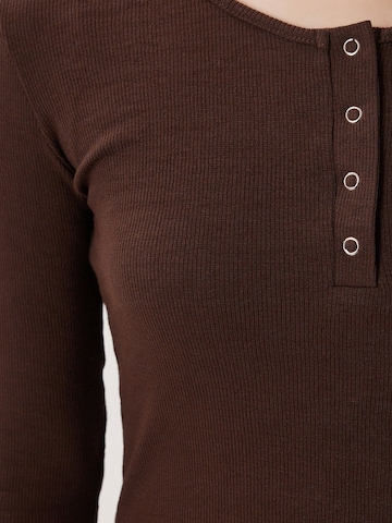Camicia da donna di Happiness İstanbul in marrone