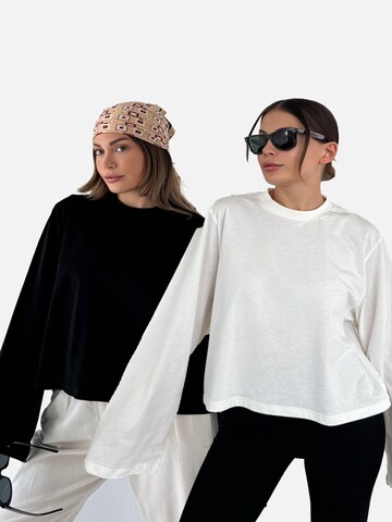 T-shirt C&City en noir : devant