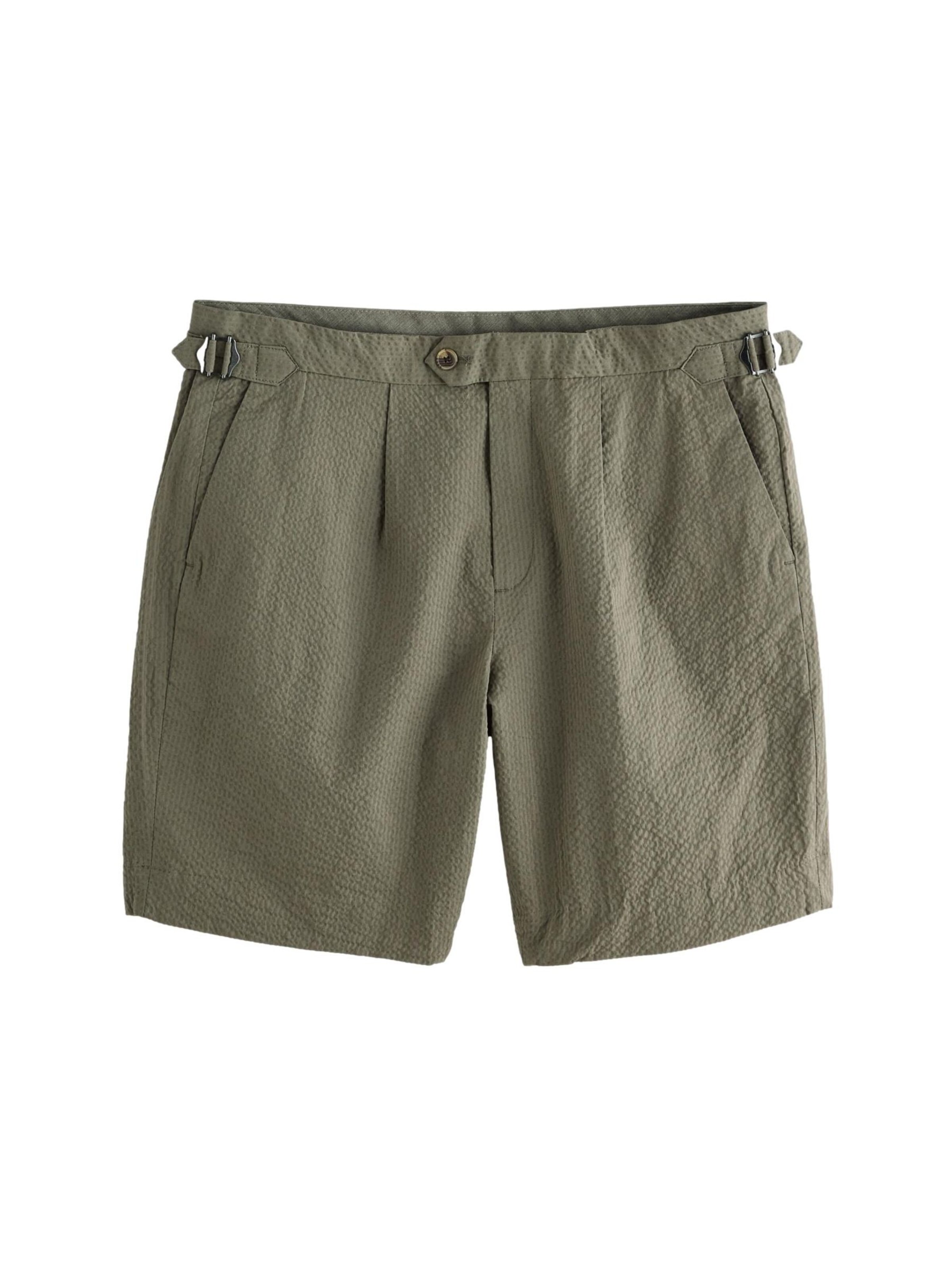 Next Regular Shorts in Grün: Vorderseite