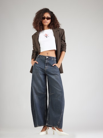 Tricou '90S' de la Calvin Klein Jeans pe alb