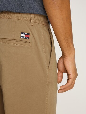 Tommy Jeans Tapered Παντελόνι πλισέ σε καφέ