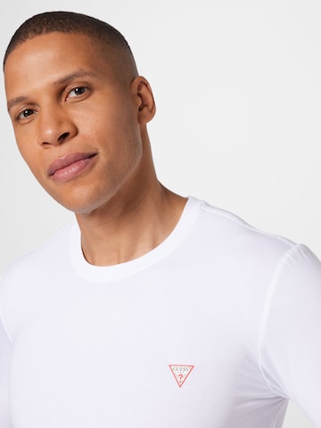 T-Shirt GUESS en blanc