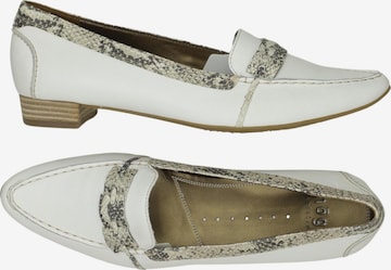 Högl Flats & Loafers in 39 in White: front