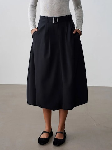 Dilvin Skirt in Black