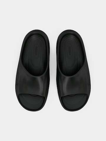 Nike Sportswear - Sapato aberto 'React' em preto