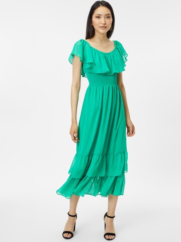 Rochie de la Dorothy Perkins pe verde: față