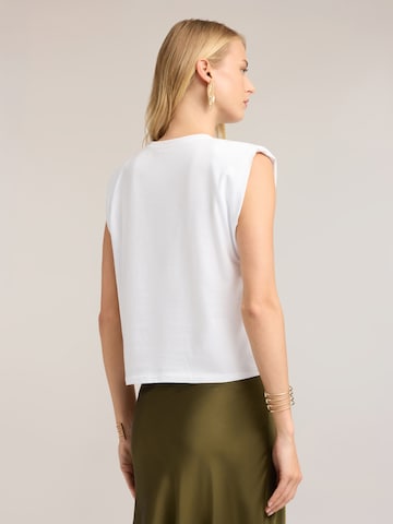 MOTIVI - Camiseta en blanco