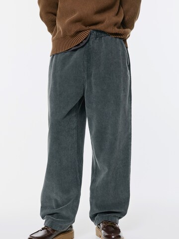 Pull&Bear Wide leg Pants in Grey: front