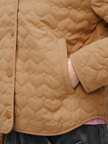 ONLY Tussenjas 'ONLHEART' in Bruin