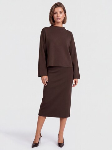 APART Pullover in Braun: Vorderseite