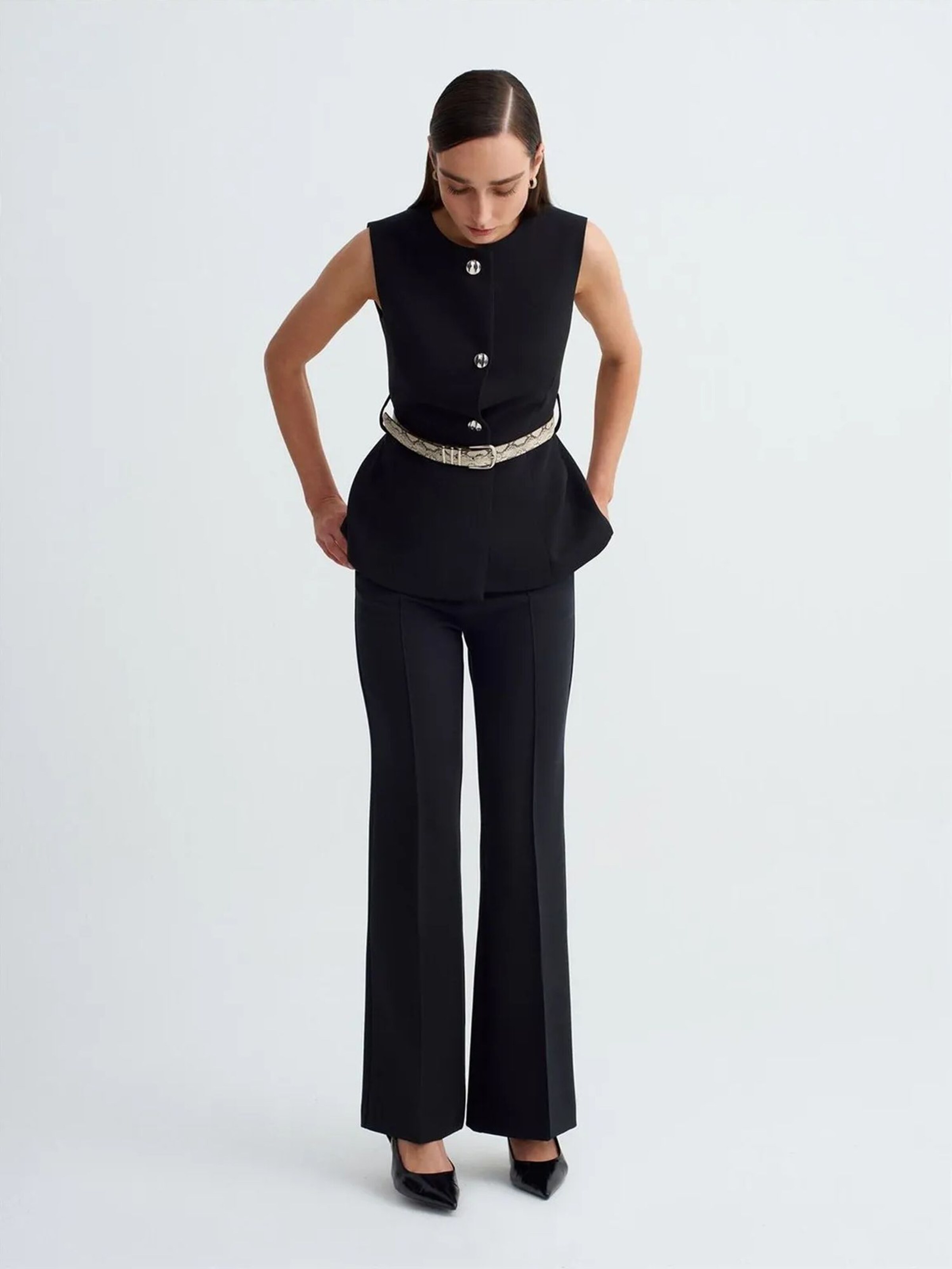 Dilvin Vest in Black