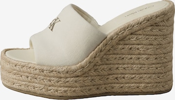 Sandales Calvin Klein en beige : devant