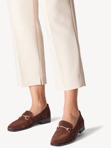 Chaussure basse Tamaris en marron : devant