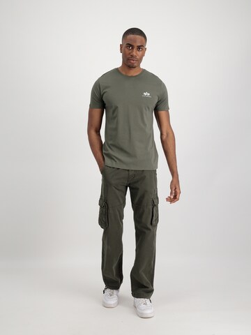 ALPHA INDUSTRIES - Ajuste regular Camiseta en verde