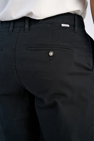 Lindbergh Regular Chino Pants in Black