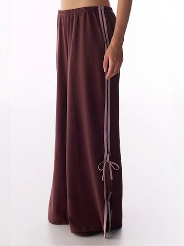 Wide leg Pantaloni 'Hose' di Penti in rosso