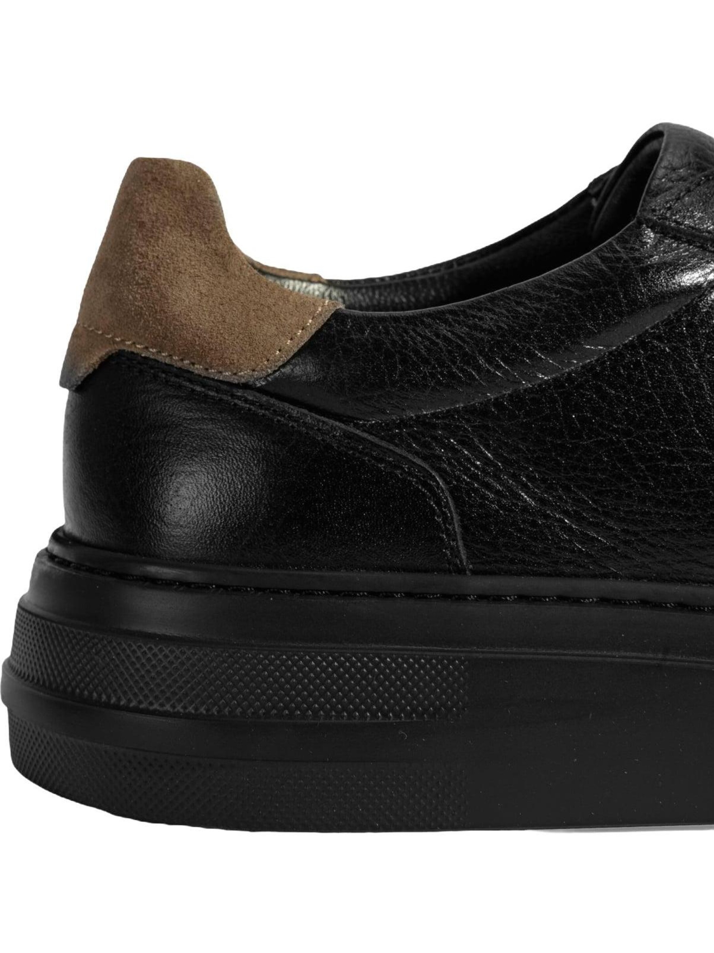 Desa Platform trainers in Black