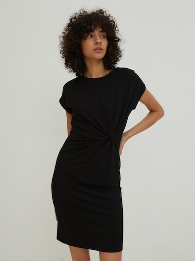 Rochie 'Faith' EDITED pe negru, Vizualizare model
