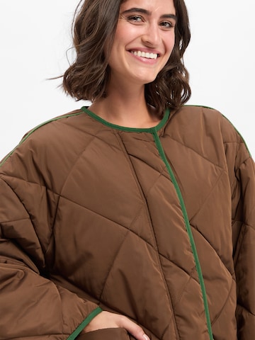 AMERICAN VINTAGE Tussenjas 'Vowbay' in Bruin