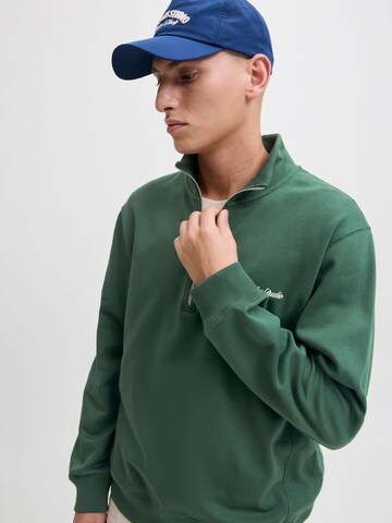 JACK & JONES Sweatshirt 'JOR' i grøn