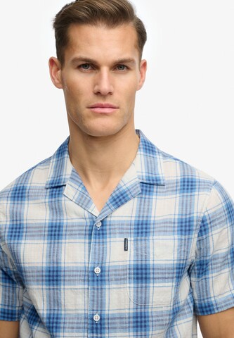 Fit confort Chemise 'Cabana' Superdry & Co en blanc