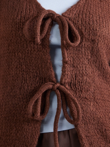 HailysKardigan - smeđa boja