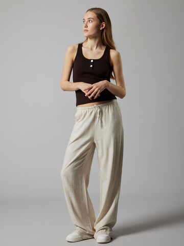 Wide leg Pantaloni 'NLFFinen' di LMTD in beige