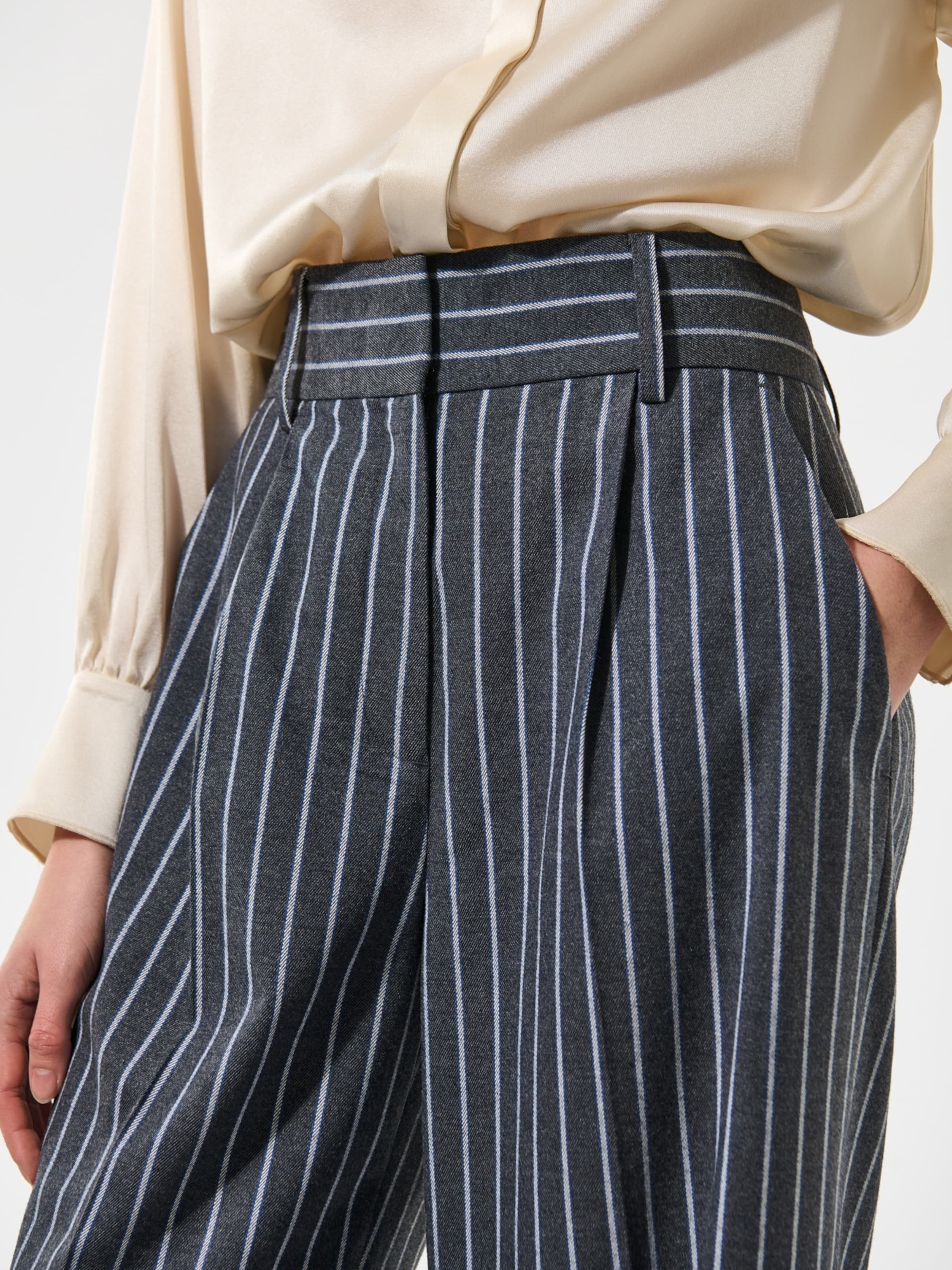Dea Kudibal Regular Pants ' KadiaDEA ' in Grey: front