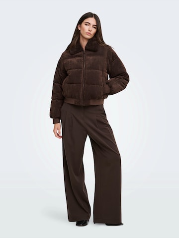 Veste d’hiver 'ONLNICOLINE' ONLY en marron