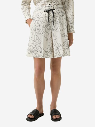 BOGNER Loosefit Shorts 'Cinzia' in Weiß: Vorderseite