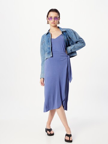 SOAKED IN LUXURY Rok 'Colissa' in Blauw