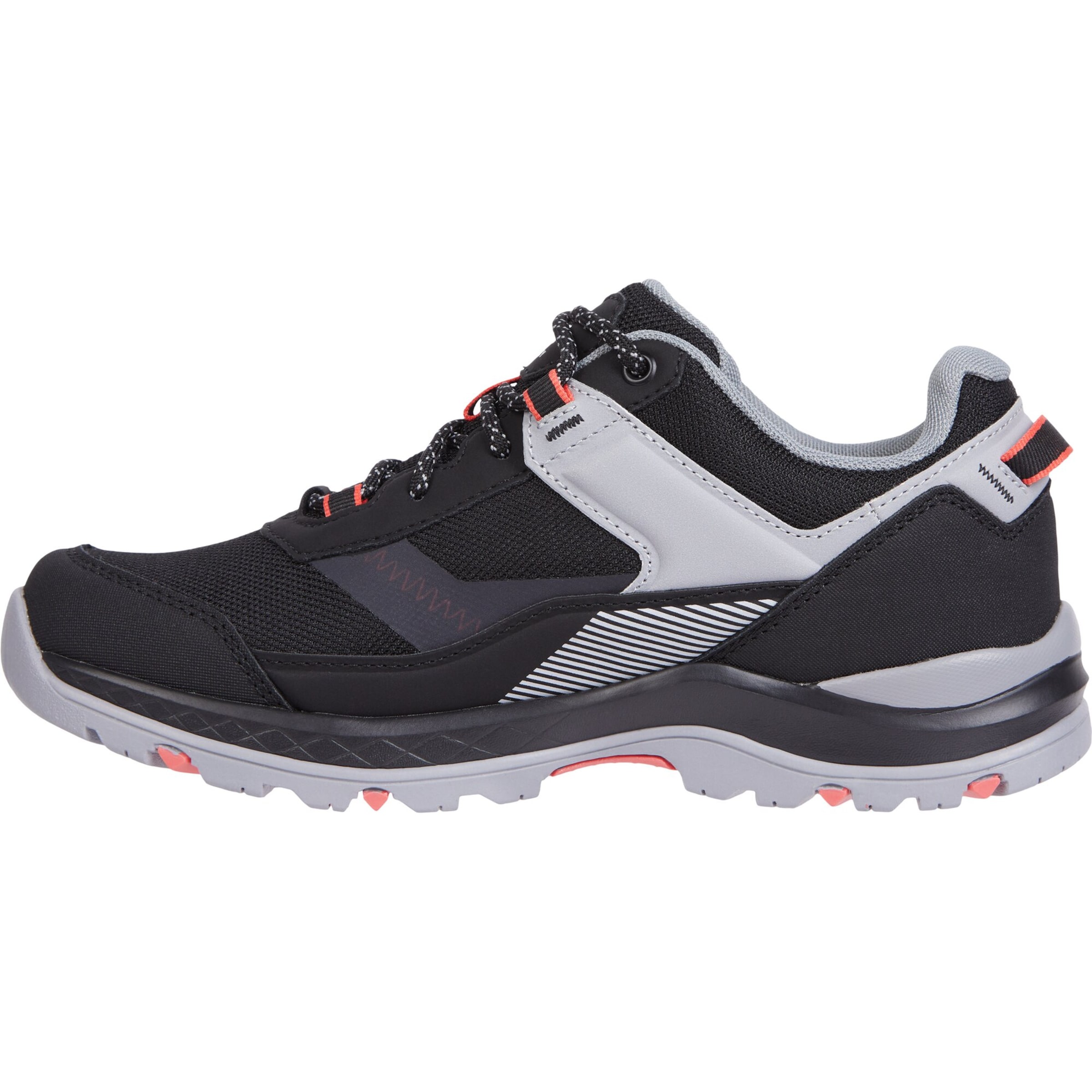 MCKINLEY Flats in Black