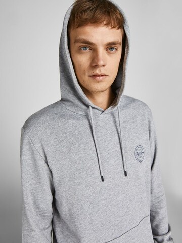 JACK & JONES Sweatshirt 'Shark' in Grijs