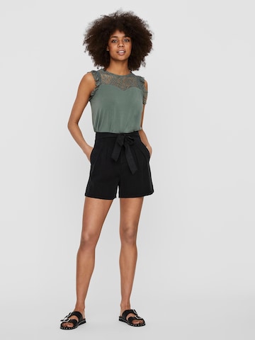 VERO MODA Regular Shorts 'Mia' in Schwarz