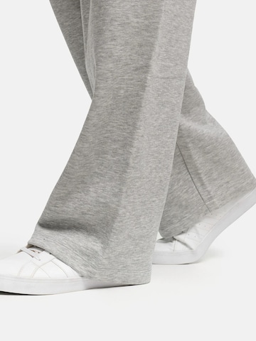 Regular Pantalon 'Relaxed Straight' cfab (formerly creamy fabrics) en gris