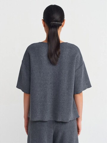 Dilvin T-Shirts in Grau
