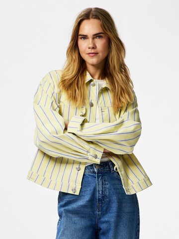 PIECES Overgangsjakke 'PCBillo' i gul: forside