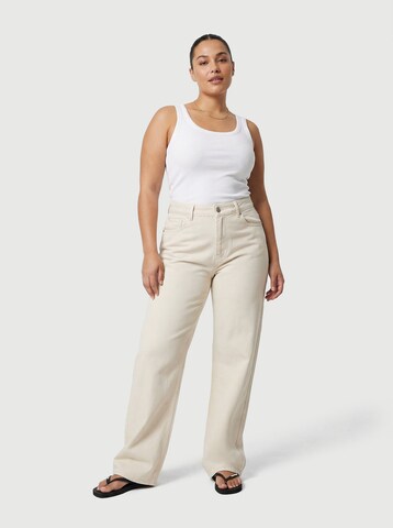 everly® Top in White