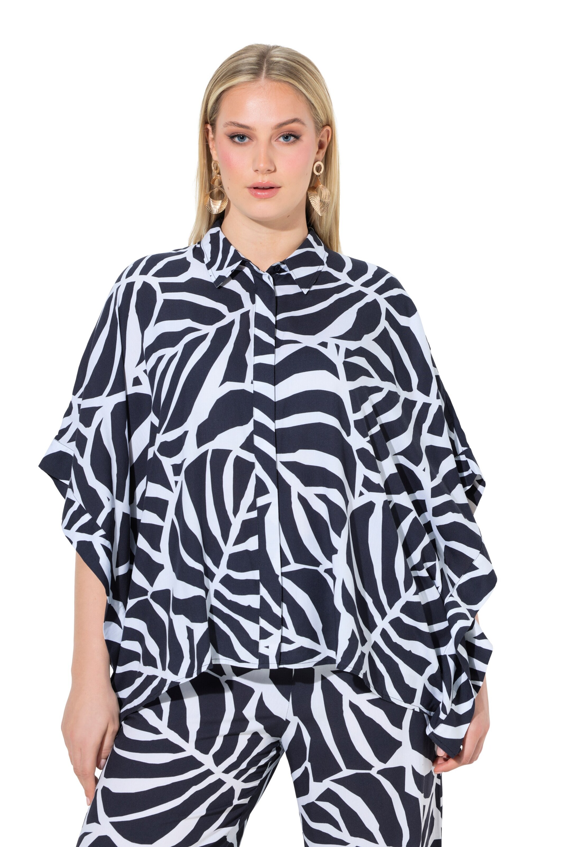 Ulla Popken Blouse in Zwart: voorkant