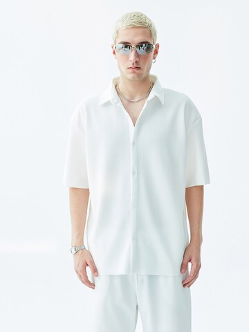 VAMOS CLO Comfort Fit Skjorte 'Reunion' i hvid: forside